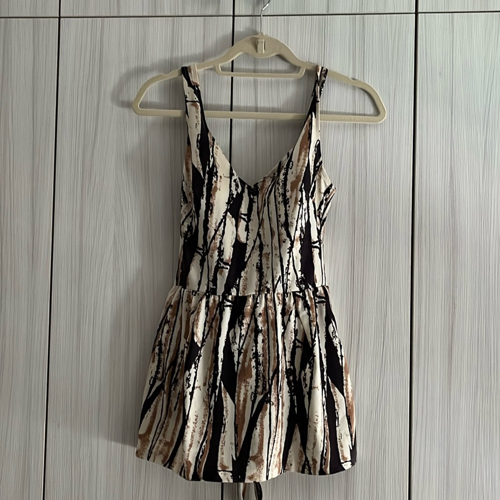 Vintage one-piece bathing suit/skirt with tie - Small
